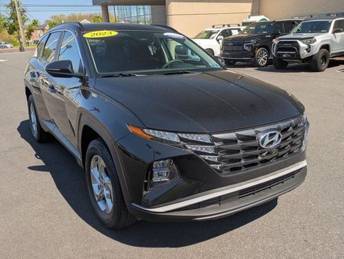 Black 2023 Hyundai TUCSON SEL