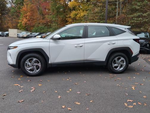 2023 Hyundai TUCSON SE