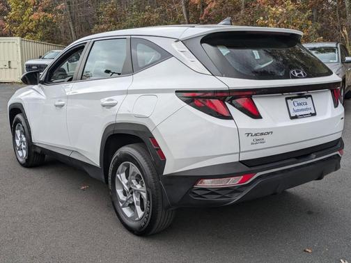 2023 Hyundai TUCSON SE