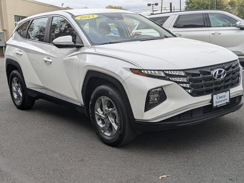 2023 Hyundai TUCSON SE