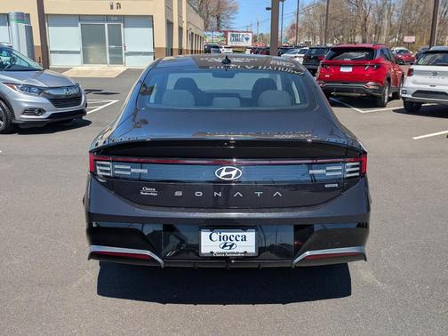 2024 Hyundai SONATA Hybrid SEL