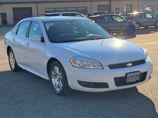 Photo 2 of 11 of 2011 Chevrolet Impala LT