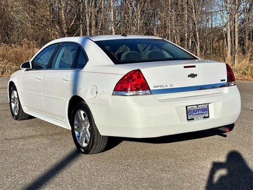 Photo 4 of 11 of 2011 Chevrolet Impala LT