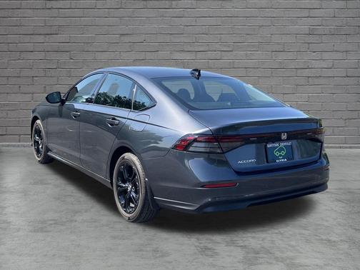 Meteorite Gray Metallic 2025 Honda Accord SE