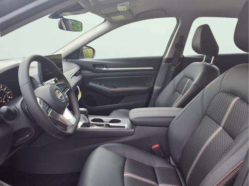 Super Black Clearcoat 2026 Nissan Altima 2.5 SR