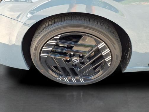 Atlantic Gray/Super Black 2026 Nissan Sentra SR