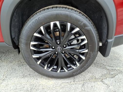 Scarlet Ember Tintcoat 2026 Nissan Rogue Dark Armor
