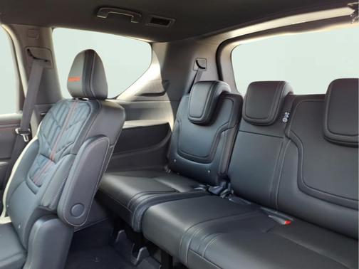 Alpine Metallic/Super Blk 2026 Nissan Armada PRO-4X