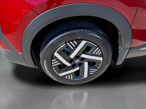 Scarlet Ember/Super Black 2026 Nissan Kicks SV