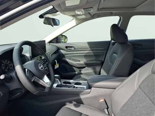 Super Black Clearcoat 2026 Nissan Altima 2.5 SV