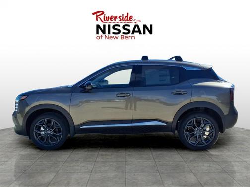 Canyon Bronze Metallic 2026 Nissan Kicks SR