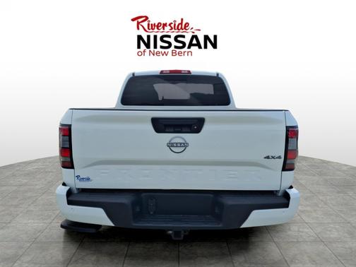 Glacier White 2026 Nissan Frontier SV