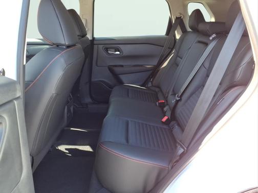 Everest White Pearl Tricoat 2026 Nissan Rogue Rock Creek