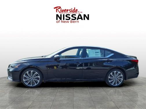 Super Black Clearcoat 2026 Nissan Altima 2.5 SV