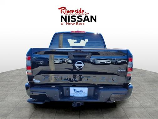 Super Black 2026 Nissan Frontier SV