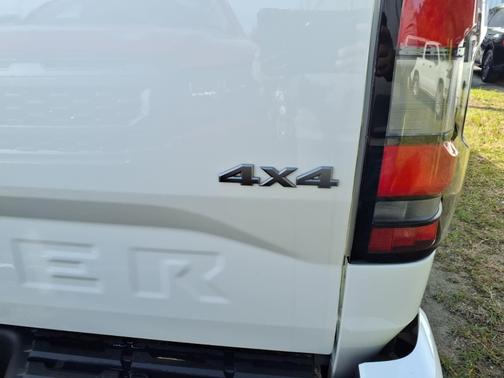 Glacier White 2026 Nissan Frontier SV