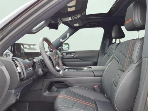 Alpine Metallic/Super Blk 2026 Nissan Armada PRO-4X