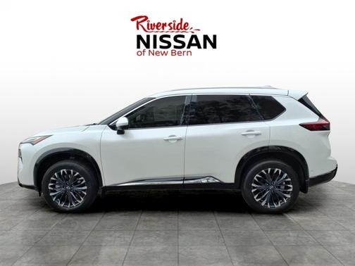 Everest White Pearl Tricoat 2026 Nissan Rogue Platinum
