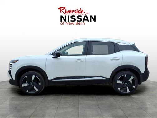 Aspen White Tricoat 2026 Nissan Kicks SR