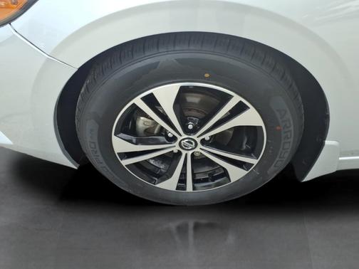 Brilliant Silver Metallic 2022 Nissan Sentra SV
