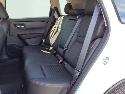 Everest White Pearl Tricoat 2026 Nissan Rogue Rock Creek