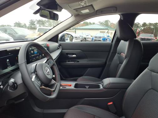 Super Black 2026 Nissan Kicks SR
