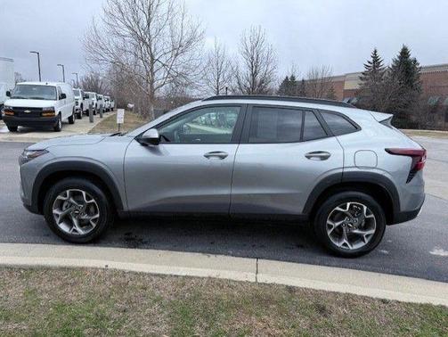 Sterling Gray Metallic 2025 Chevrolet Trax LT