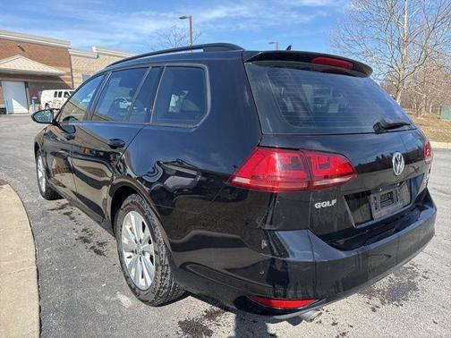 2017 Volkswagen Golf SportWagen TSI S