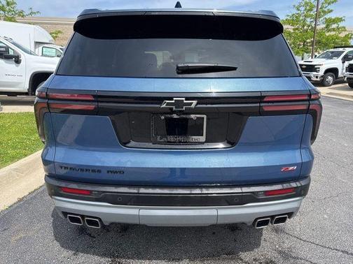 Lakeshore Blue 2024 Chevrolet Traverse Z71