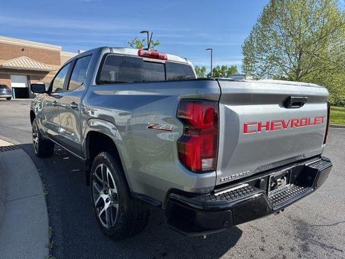 Sterling Gray Metallic 2023 Chevrolet Colorado Z71