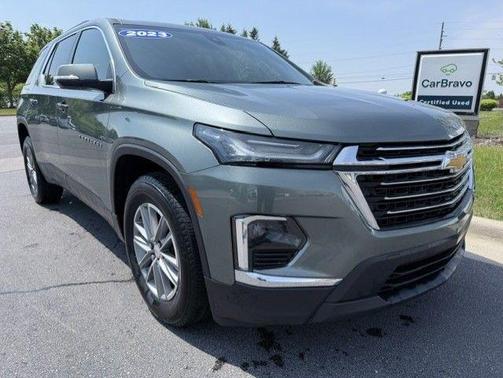 Silver Sage Metallic 2023 Chevrolet Traverse LT Cloth