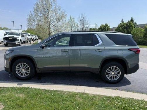 Silver Sage Metallic 2023 Chevrolet Traverse LT Cloth