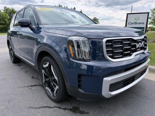 Midnight Black 2024 Kia Telluride S