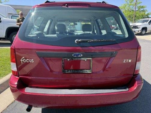 Sangria Red Clearcoat Metallic 2003 Ford Focus SE