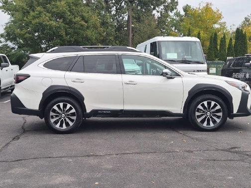 Crystal White Pearl 2023 Subaru Outback Touring XT