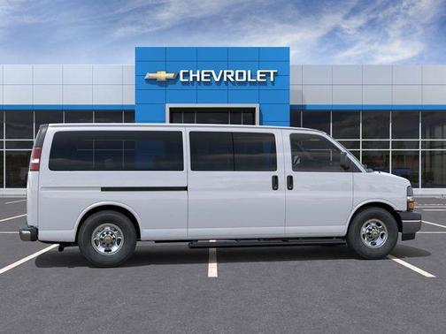 Summit White 2026 Chevrolet Express 3500 LT