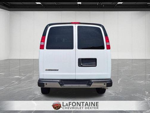 Summit White 2026 Chevrolet Express 3500 LT