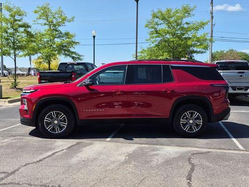 Radiant Red 2025 Chevrolet Traverse LT
