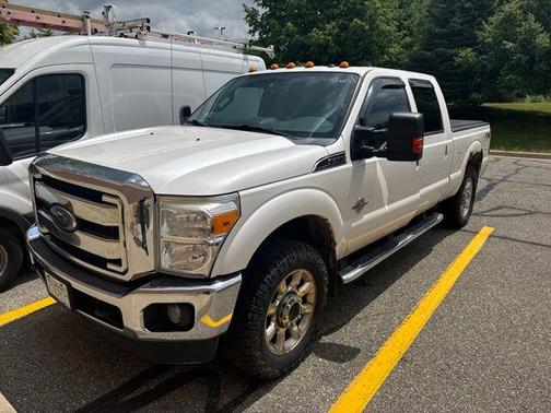 White Platinum Tri-Coat Metallic 2016 Ford F-250 Lariat