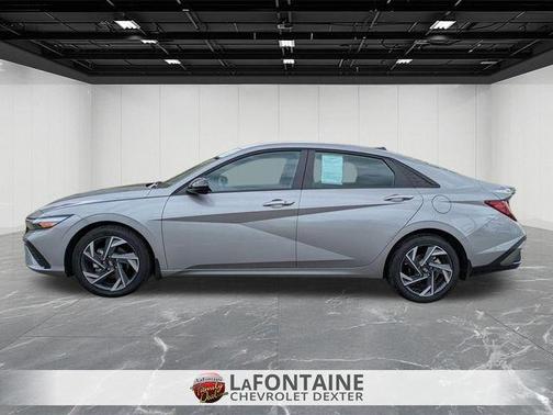 Metal 2025 Hyundai ELANTRA SEL Sport