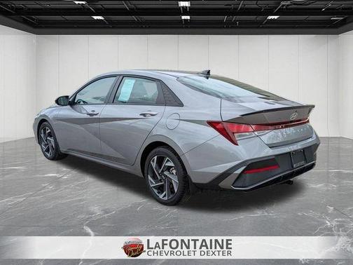 Metal 2025 Hyundai ELANTRA SEL Sport
