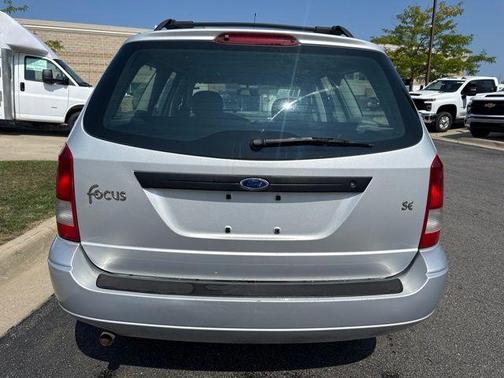 CD Silver Clearcoat Metallic 2002 Ford Focus SE