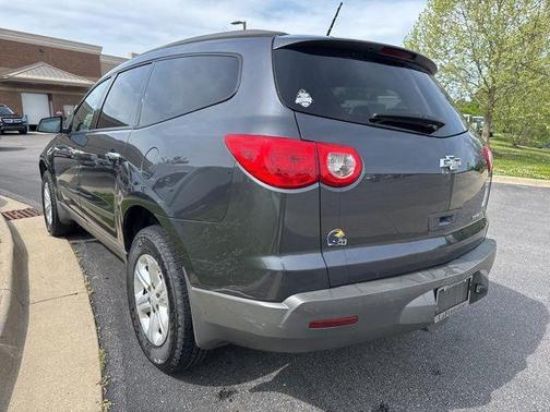 Cyber Gray Metallic 2012 Chevrolet Traverse LS