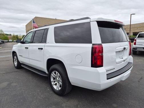 Summit White 2018 Chevrolet Suburban LT