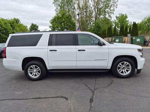 Summit White 2018 Chevrolet Suburban LT
