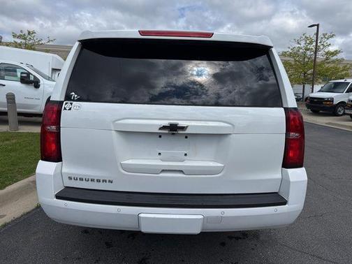 Summit White 2018 Chevrolet Suburban LT
