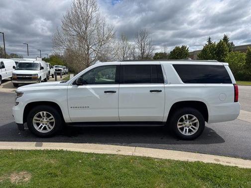 Summit White 2018 Chevrolet Suburban LT