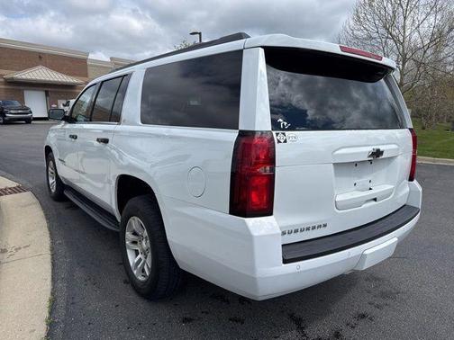 Summit White 2018 Chevrolet Suburban LT