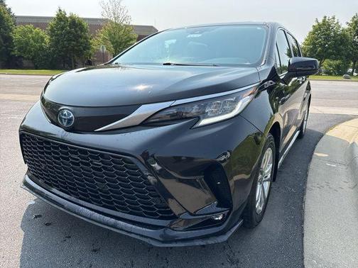 2022 Toyota Sienna XSE 7 Passenger