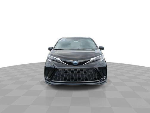 2022 Toyota Sienna XSE 7 Passenger